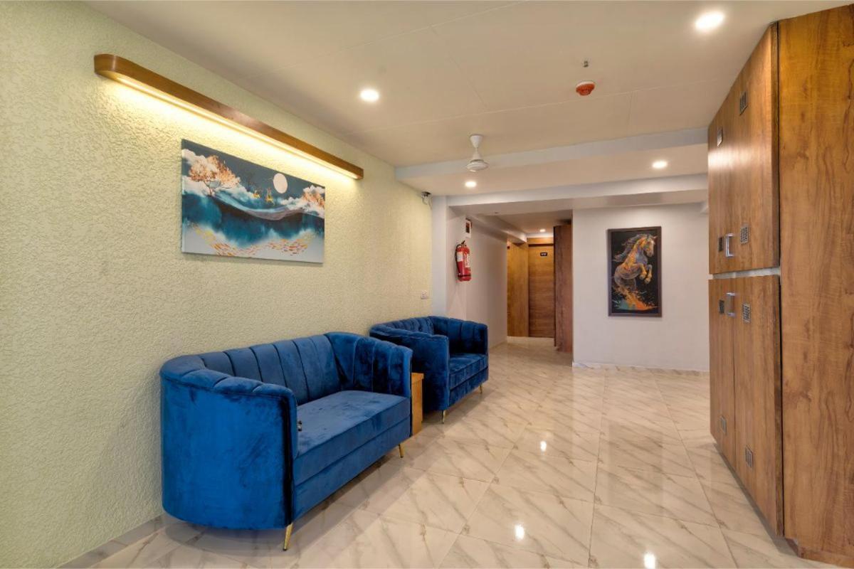 Hotel Royal 24 Amhedabad Dış mekan fotoğraf